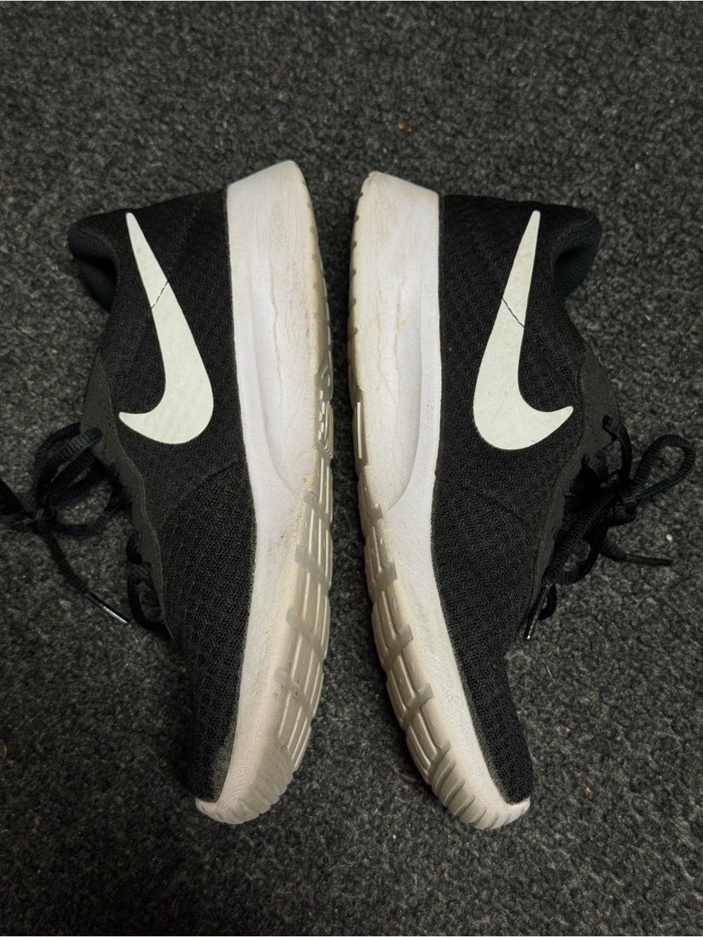 Nike Tanjun Black White - Picture 3 of 11
